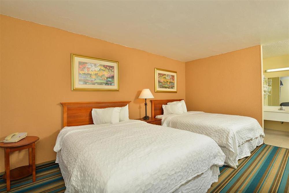 Hotel 6-gainesville, Fl 3*